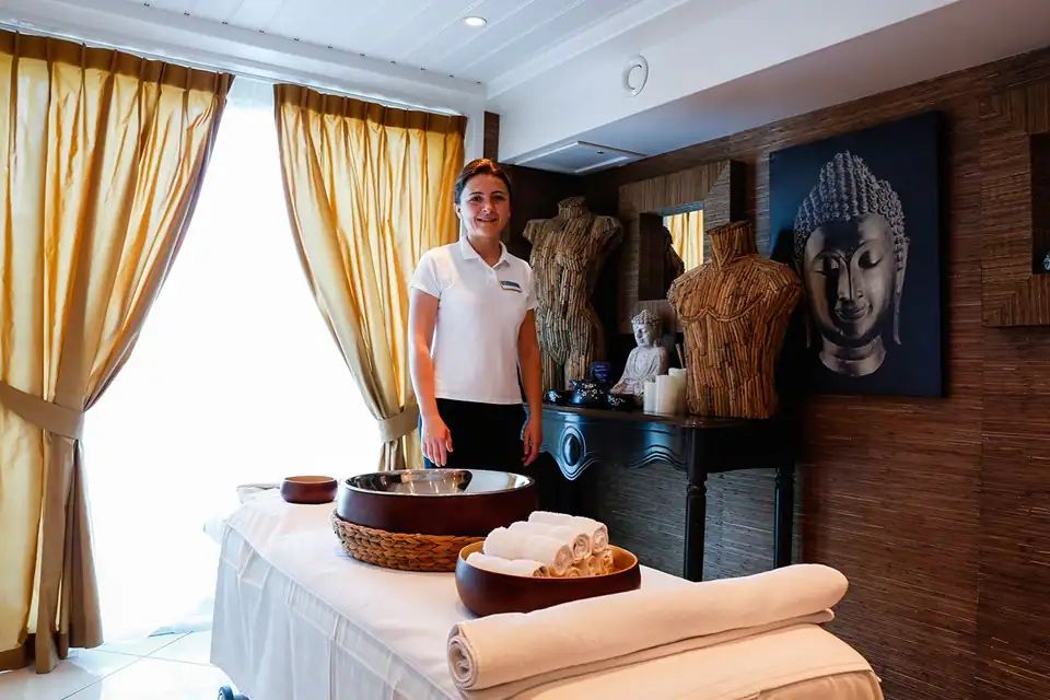 Massage room on the AmaCello